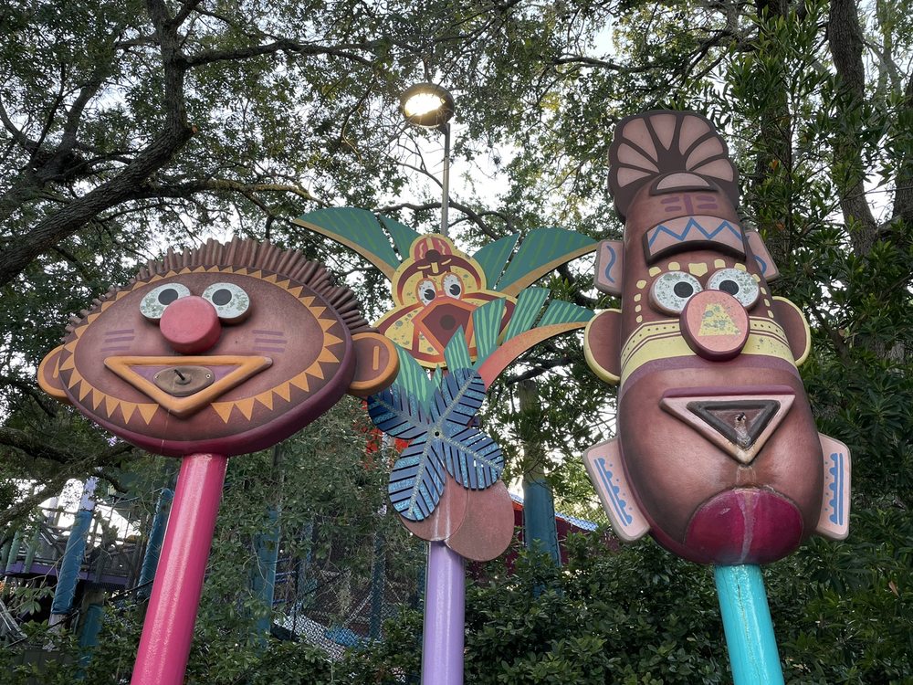 Bert & Ernie's Watering Hole Busch Gardens Tampa Bay